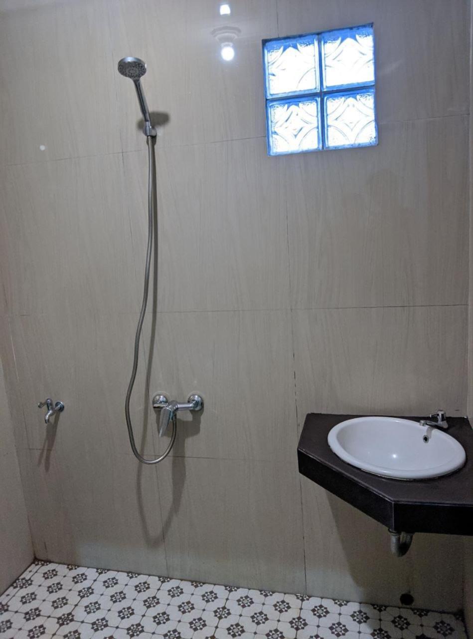 Teratai Residence Mitra Reddoorz Medan Luaran gambar