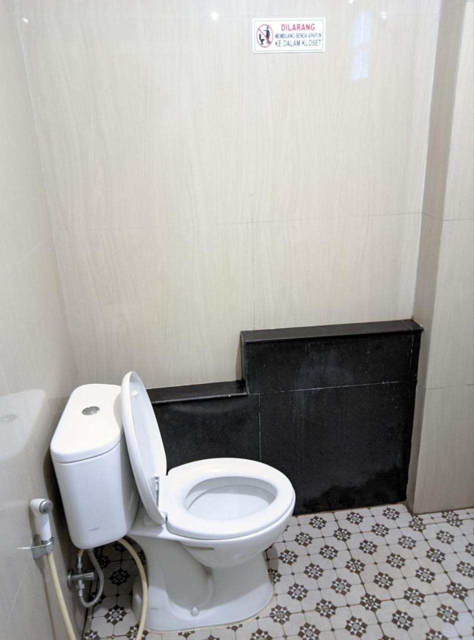 Teratai Residence Mitra Reddoorz Medan Luaran gambar