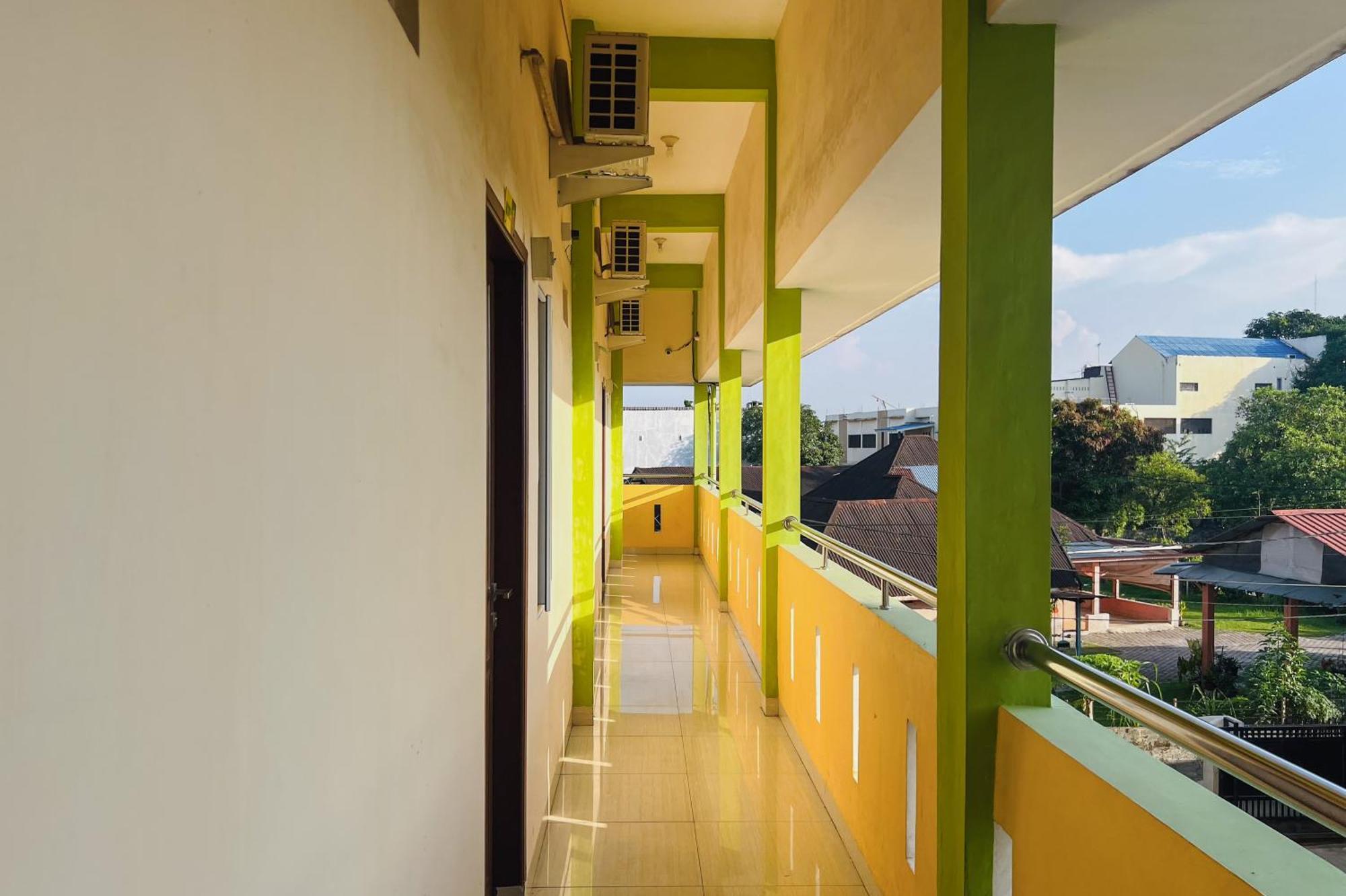 Teratai Residence Mitra Reddoorz Medan Luaran gambar