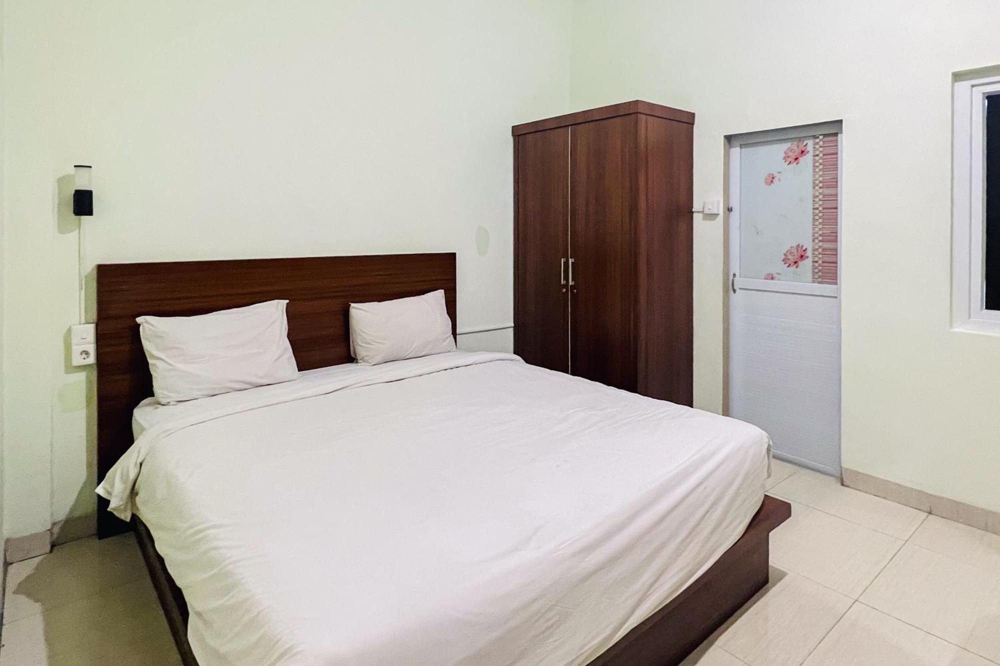 Teratai Residence Mitra Reddoorz Medan Luaran gambar