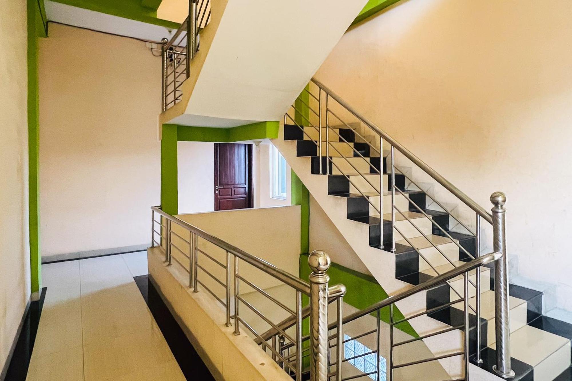 Teratai Residence Mitra Reddoorz Medan Luaran gambar
